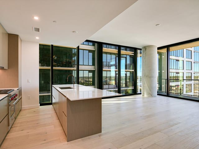 610 Davis St Unit #2008