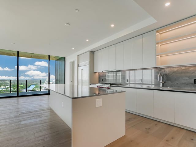 610 Davis St Unit #4903