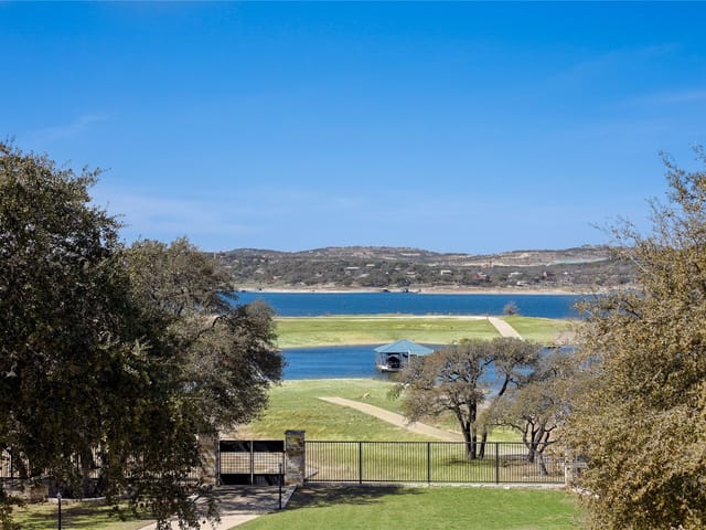 610 Deckhouse Dr