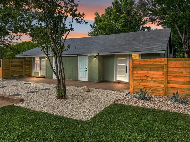 View 6100 Calmar CV in Johnston Terrace Sec 07 6100 Calmar CV - front exterior - Luxury home in Johnston Terrace Sec 07, Austin, TX