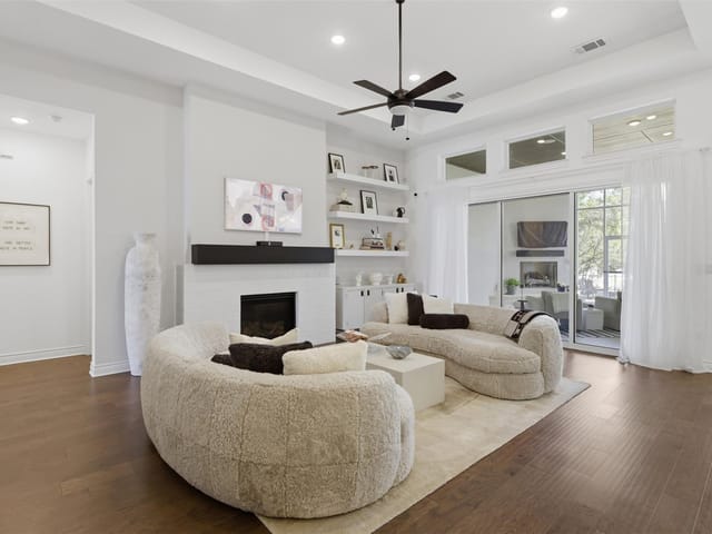 View 6101 Diversion CIR 6101 Diversion CIR - property photo 1 - Luxury home in Lago Vista, TX