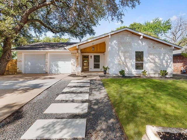 6102 Blarwood Dr