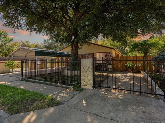6103 Palm Cir
