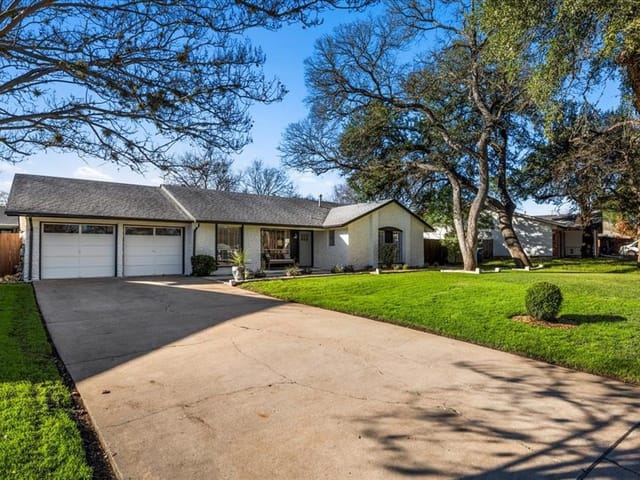 6104 Blarwood Dr