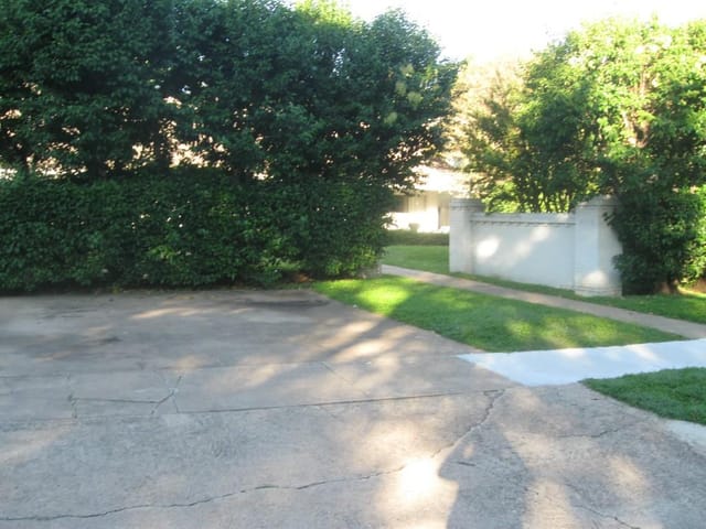 6104 Bullard Dr Unit #A