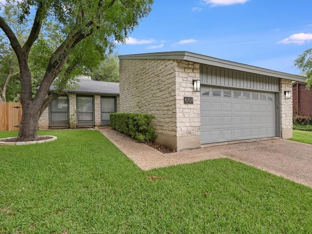 6104 Grass Holw