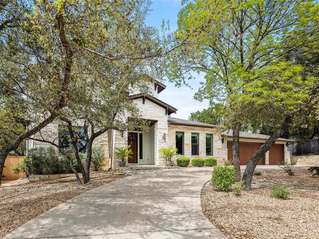 6104 Mesa Dr