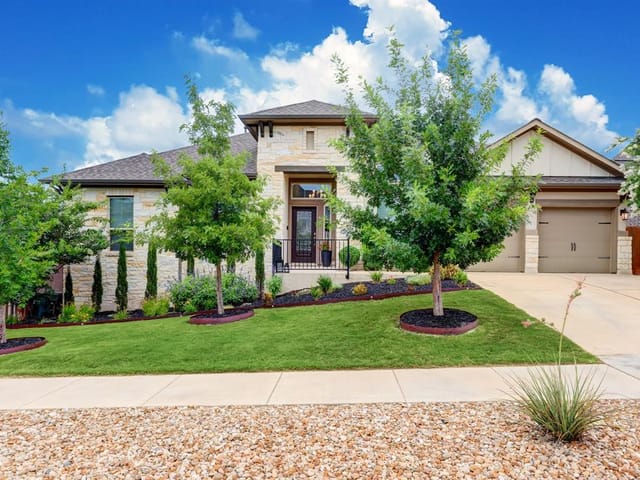 6105 Hewetson Dr