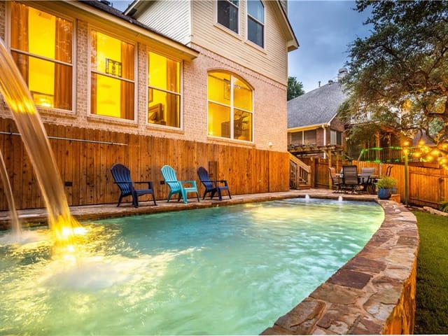 6105 Mordred Ln