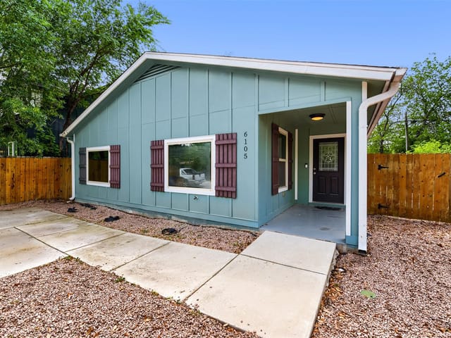 6105 Palm CIR