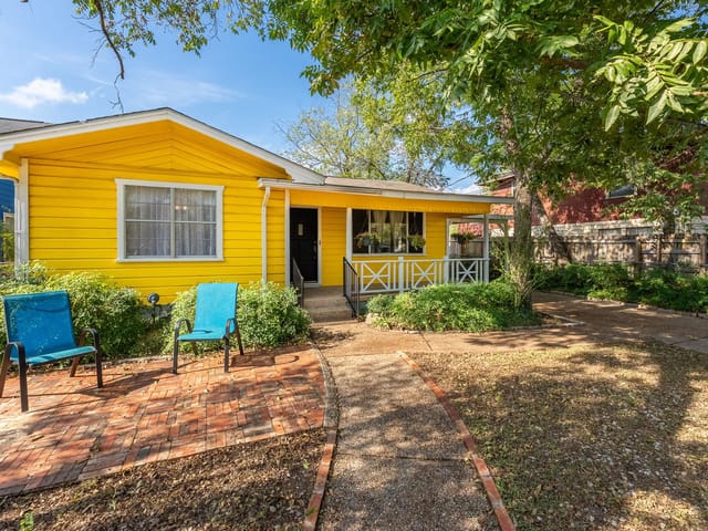 6107 Felix Ave