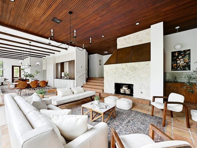 6107 Mountain Villa Dr