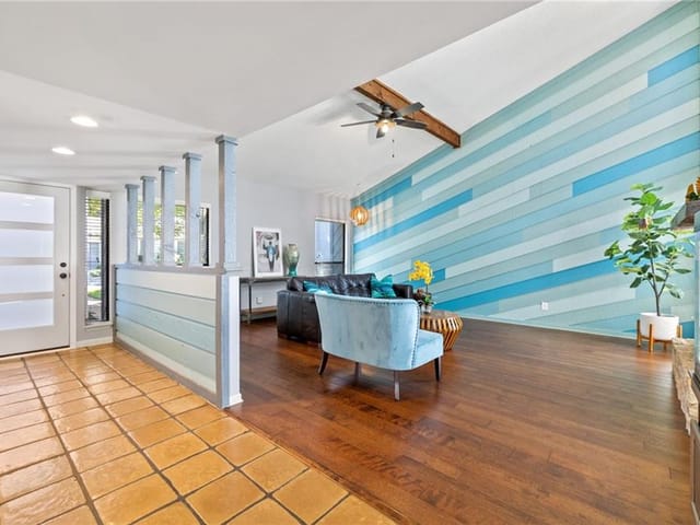 6108 Gardenridge Holw
