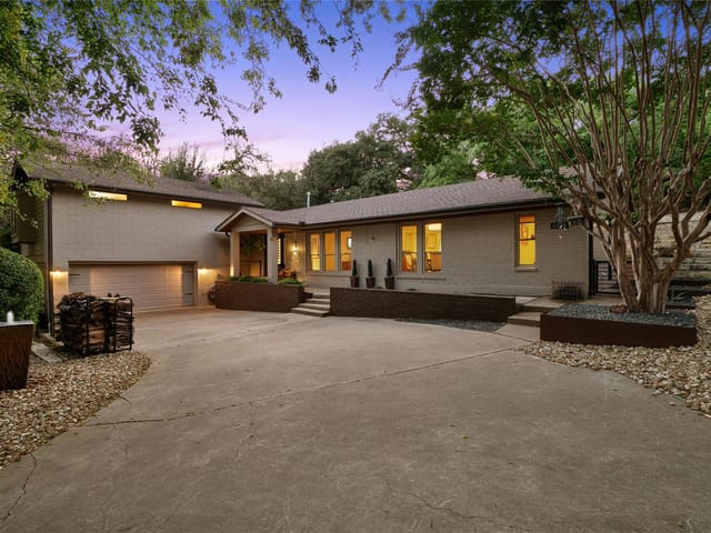 6108 Highlandale Dr