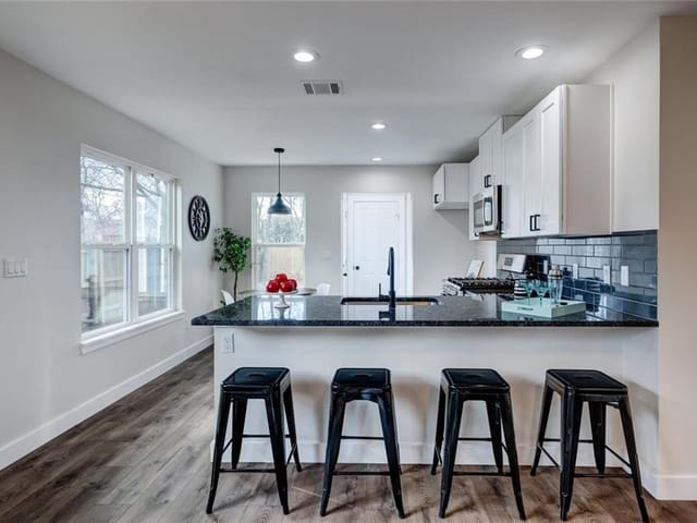 6109 Palm Cir