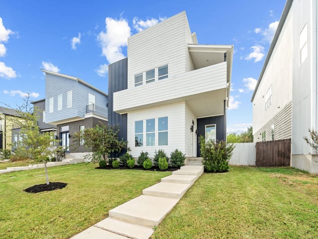 6109 Sendero Hills PKWY