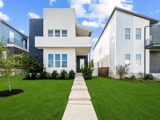 6109 Sendero Hills PKWY