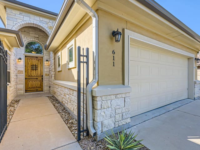 611 Algerita Dr