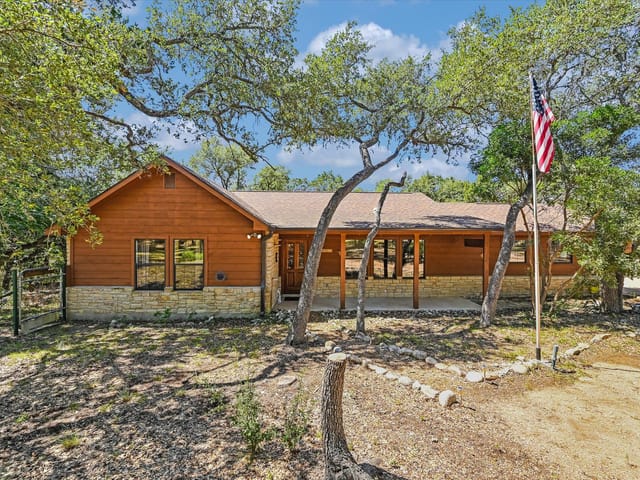 611 Mountain Crest Dr
