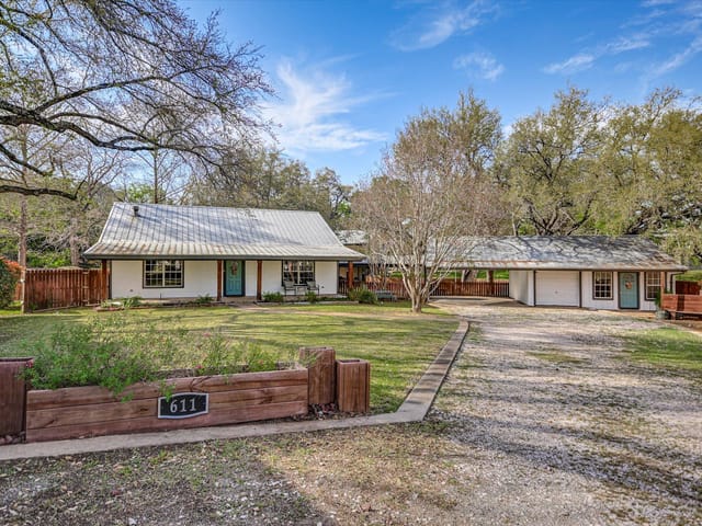 611 Thurman Cir