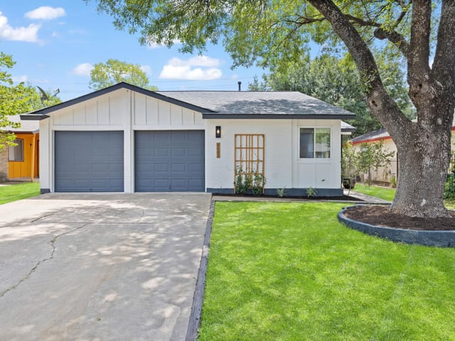 6111 Pino Ln
