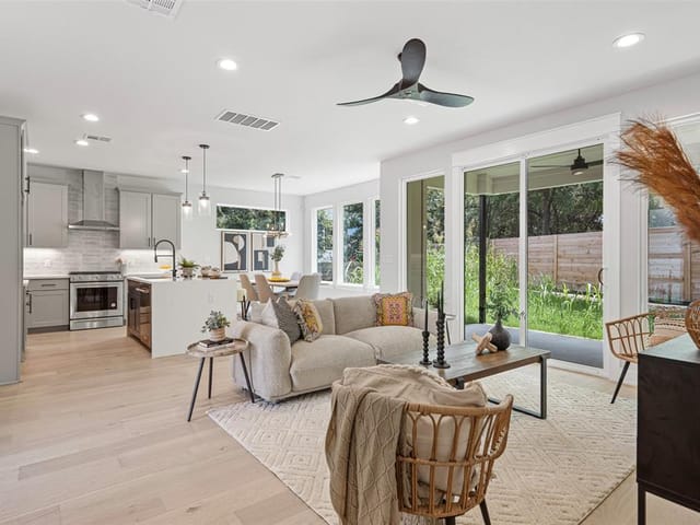 6116 Friendswood Dr Unit #1
