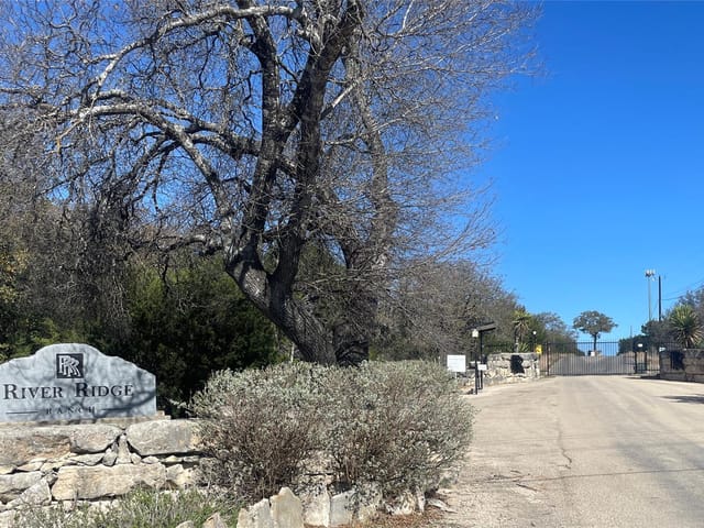 612 Crestwood Dr