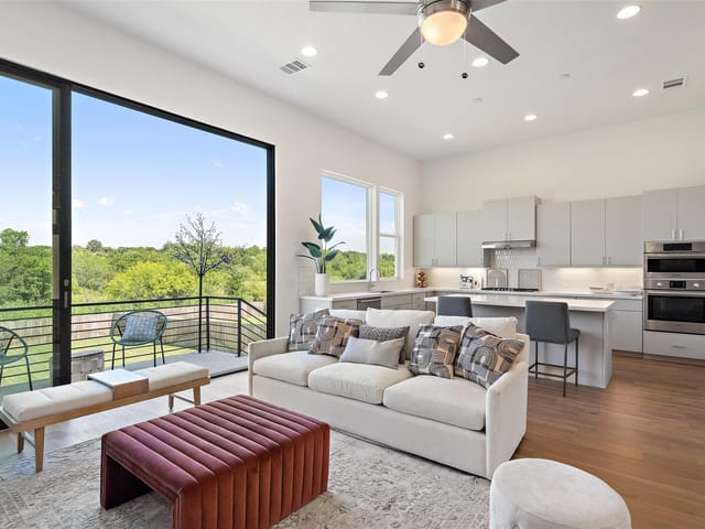 6128 Sendero Hills Pkwy