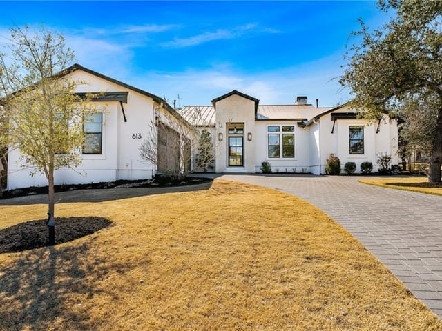 613 Golden Bear DR