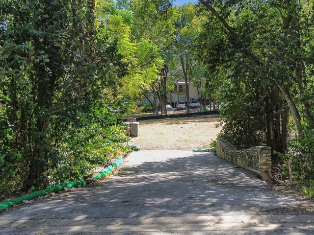 613 Rock Park DR