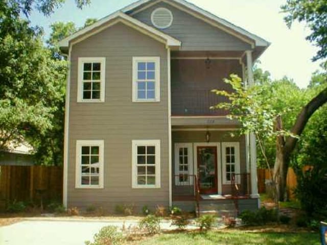 614 Live Oak