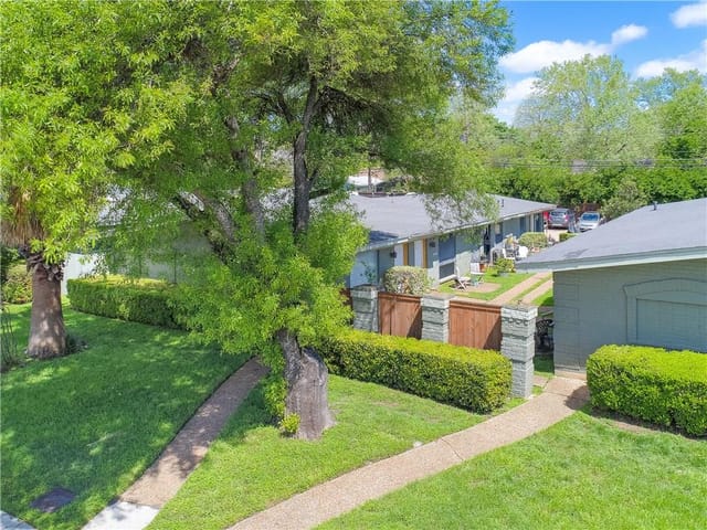 614 W 51st St - Sold by Keenan Group