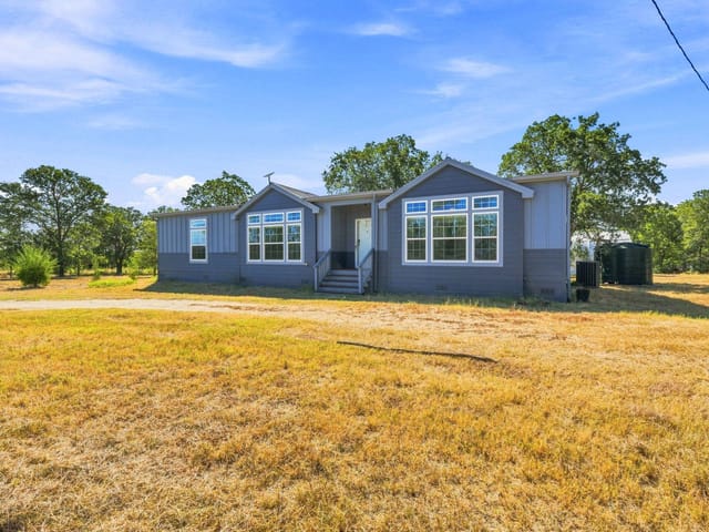 615 Green Acre DR