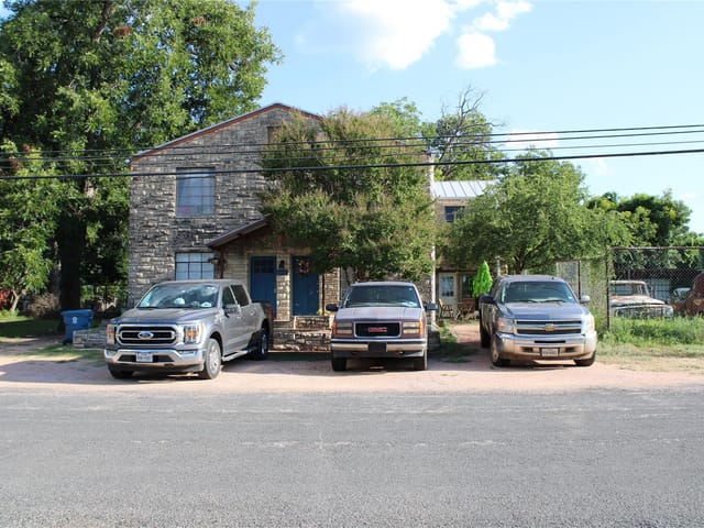 615 Pecan ST