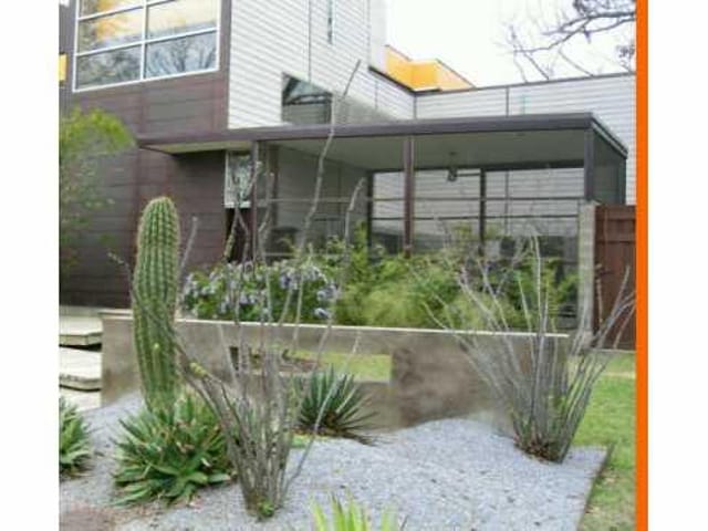 615 WEST LIVE OAK ST