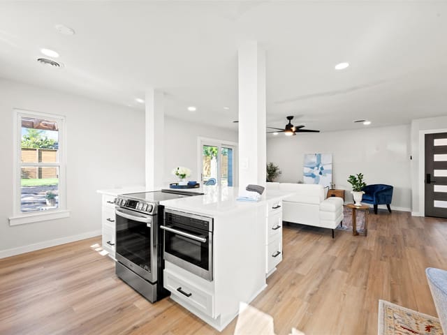616 Bissonet Ln