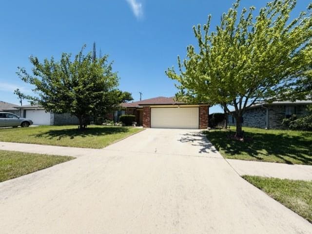617 Deloris DR