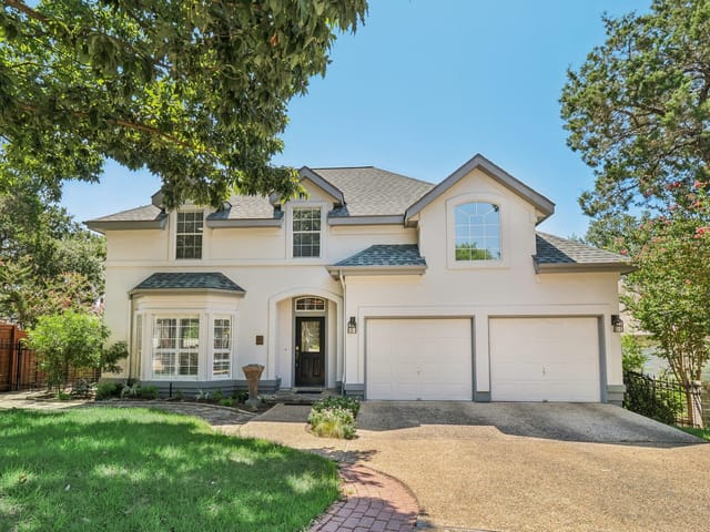 617 Evergreen LN