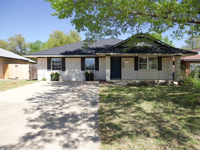 618 Bent Wood DR