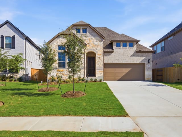619 Breeze Hollow LN