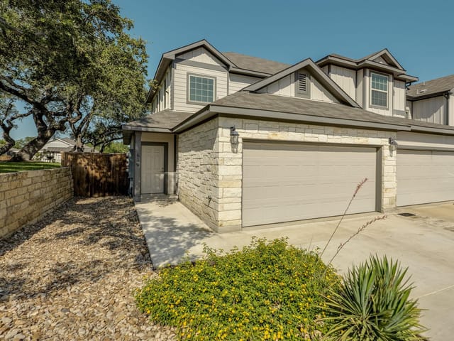 619 Parkline DR