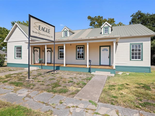 620 N Main St