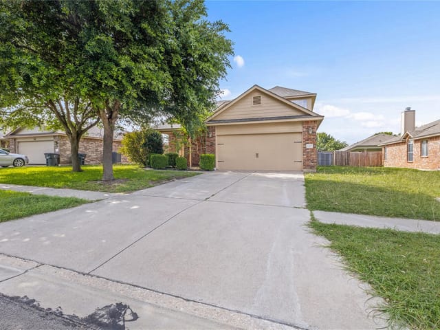 6200 Emilie LN
