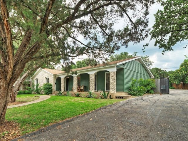 6206 Highland Hills Dr