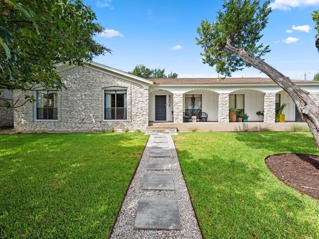 6206 Highland Hills DR