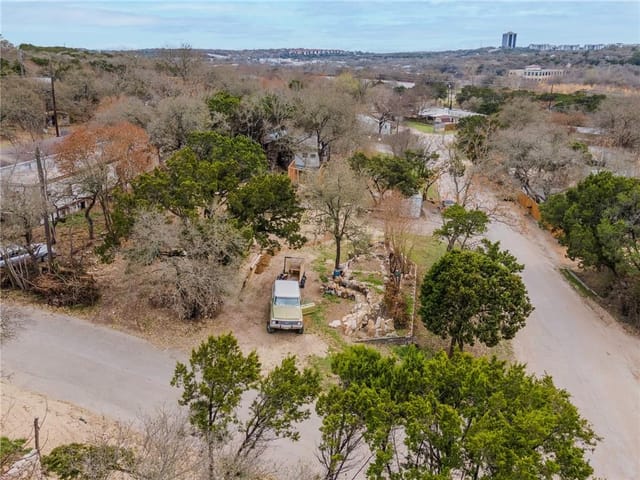6207 Landscape Dr