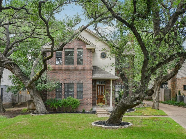 6208 John Chisum Ln
