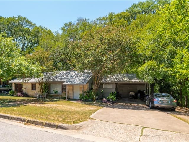 6208 Walnut Hills Dr