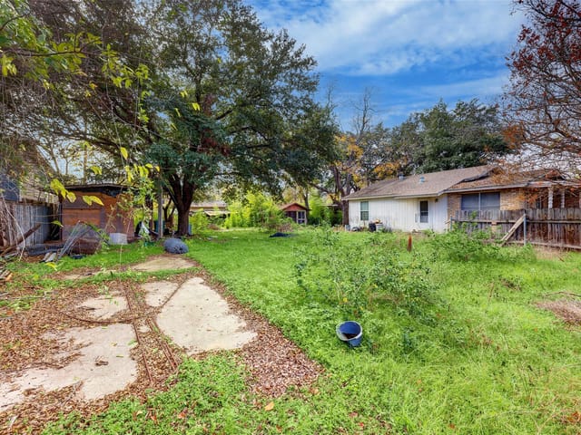 6209 Felix Ave