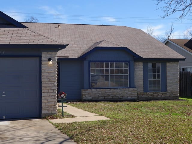 621 Greenlawn BLVD